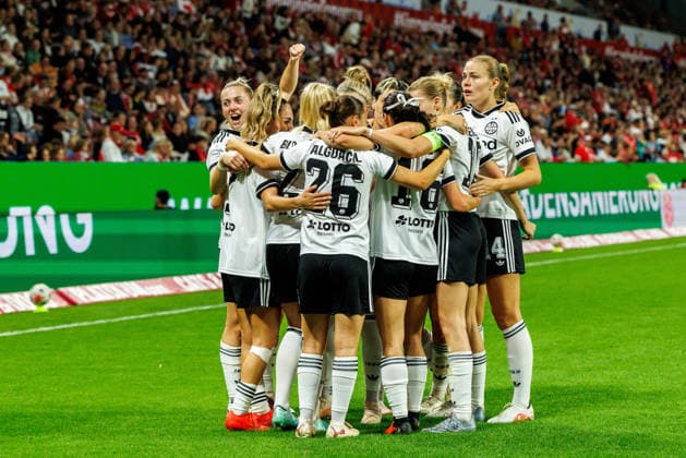 GPFBL, 1. FSV Mainz 05 - Eintracht Frankfurt, 18.09.2026, Mainz Torjubel zum 2:3 durch Rebecka Blomqvist (Eintracht Frankfurt, 28) im Spiel der Google Pixel Frauen Bundesliga am 5. Spieltag der Saison 2026 27 zwischen dem 1. FSV Mainz 05 und Eintracht Frankfurt in der MEWA Arena, Mainz, 18.09.2026. Copyright: xBEAUTIFULxSPORTS Hahnex