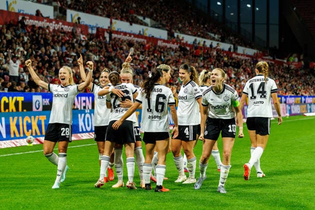 GPFBL, 1. FSV Mainz 05 - Eintracht Frankfurt, 18.09.2026, Mainz Torjubel zum 2:3 durch Rebecka Blomqvist (Eintracht Frankfurt, 28) im Spiel der Google Pixel Frauen Bundesliga am 5. Spieltag der Saison 2026 27 zwischen dem 1. FSV Mainz 05 und Eintracht Frankfurt in der MEWA Arena, Mainz, 18.09.2026.. Copyright: xBEAUTIFULxSPORTS Hahnex