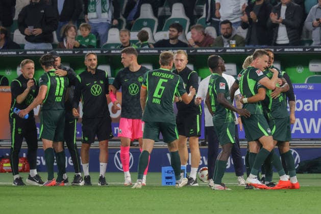 18.09.2026, xgox, Fussball, 2. Bundesliga, VfL Wolfsburg - SV Darmstadt 98 v.l. Muhammed Damar (Wolfsburg, 20) Jubel, Torjubel, jubelt ueber das Tor, celebrate the goal, celebration (DFL DFB REGULATIONS PROHIBIT ANY USE OF PHOTOGRAPHS as IMAGE SEQUENCES and or QUASI-VIDEO) Wolfsburg