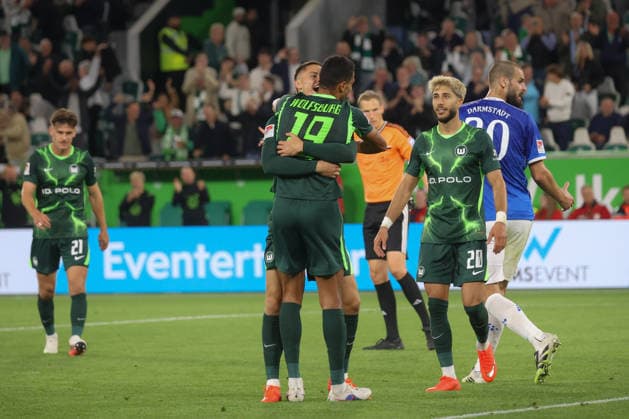 18.09.2026, xgox, Fussball, 2. Bundesliga, VfL Wolfsburg - SV Darmstadt 98 v.l. Robert Glatzel (Wolfsburg, 19) Jubel, Torjubel, jubelt ueber das Tor, celebrate the goal, celebration (DFL DFB REGULATIONS PROHIBIT ANY USE OF PHOTOGRAPHS as IMAGE SEQUENCES and or QUASI-VIDEO) Wolfsburg