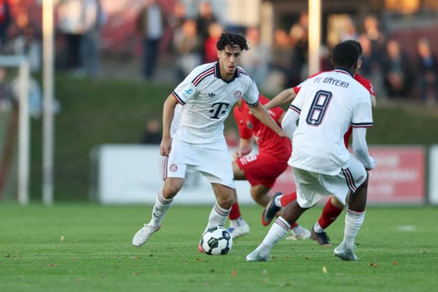 18.09.2026, Herren, Fussball, Saison 2026 2027, Regionalliga Bayern, 10. Spieltag: TSV Aubstadt - FC Bayern Muenchen II David Michael Santos Daiber ( 6, FC Bayern München II) Sulzfeld Schulstadion Aubstadt (NGN Arena) Bayern Deutschland