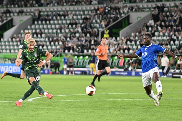Herren I Frauen I Saison 2026-2027 I 2. Bundesliga I 6. Spieltag I VfL Wolfsburg - SV Darmstadt 98 I 18.09.2026 Torschuss Muhammed Mehmet Damar (20, VfL Wolfsburg) versenkt den Ball im Tor Wolfsburg Volkswagen Arena Niedersachsen Deutschland Copyright: xLobeca InesxHähnelx