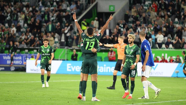 VfL vs. Darmstadt, 2. BL Wolfsburg, 18.09.2026, Fußball, Herren, 2. BL, Saison 2026 2027, VfL Wolfsburg vs. SV Darmstadt 98: Robert Glatzel (VfL Wolfsburg) jubelt nach seinem Tor zum 5:1 (DFL DFB REGULATIONS PROHIBIT ANY USE OF PHOTOGRAPHS as IMAGE SEQUENCES and or QUASI-VIDEO) Volkswagen Arena Niedersachsen Deutschland