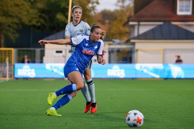 Sinsheim, Deutschland: 18.09.2026 - 1. Frauenbundesliga - 7. Spieltag - VfL Wolfsburg Frauen vs. TSG Hoffenheim Im Bild: v.li. im Zweikampf Lisann Kaut (Hoffenheim) und Lisann Kaut (TSG) Copyright: HMBxMedia MadeleinexFantini