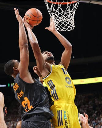 Nighael Ceaser, Norris Agbakoko am Ball Zweikampf Spielszene Aktion Basketball BBL Bundesliga Herren 1. Spieltag Saison 2026 2027 18.09.2026 ALBA Berlin vs. Niners Chemnitz 99ers