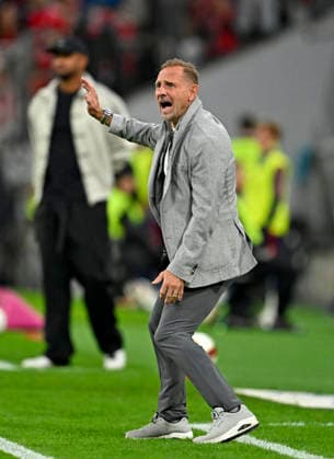 18.09.2026, Fussball Bundesliga 2026 2027, 4.Spieltag, FC Bayern München - 1.FC Union Berlin, in der Allianz-Arena München, Trainer Mauro Lustrinelli (Union Berlin) nachdenklich.