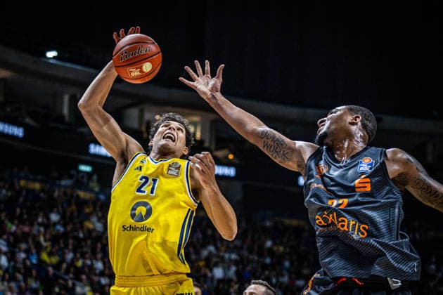 Basketball Berlin 18.09.2026 Saison 2026 2027 EasyCredit BBL 1. Bundesliga Männer, Herren Alba Berlin - NINERS Chemnitz Brandon Angel (Alba Berlin, No.21) Nighael Ceaser (Chemnitz, No.22)