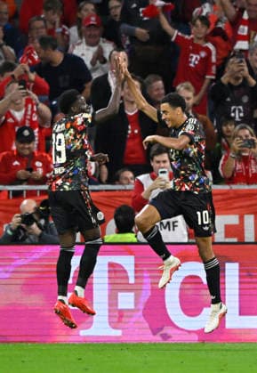 TOR zum 1:0 Jamal Musiala FC Bayern Muenchen FCB (10) Torjubel Alphonso Davies Bayern FC Muenchen FCB (19) FC Bayern Muenchen FCB vs 1. FC Union Berlin FCU 18.09.2026 DFL REGULATIONS PROHIBIT ANY USE OF PHOTOGRAPHS AS IMAGE SEQUENCES AND OR QUASI-VIDEO FC Bayern Muenchen FCB vs 1. FC Union Berlin FCU