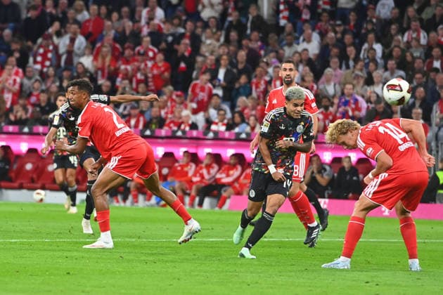 Tor zum 1-0 Jamal MUSIALA (Bayern Muenchen) Aktion,Torschuss. Fussball 1. Bundesliga Saison 2026 2027, 4.Spieltag, Spieltag04, FC Bayern Muenchen - 1.FC Union Berlin am 18.09.2026 , A L L I A N Z A R E N A.