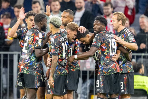 Torjubel zum 1:0, Joshua Kimmich 6 (FC Bayern Muenchen), Jamal Musiala 10 (FC Bayern Muenchen), Alphonso Davies 19 (FC Bayern Muenchen), Harry Kane 9 (FC Bayern Muenchen), FC Bayern Muenchen - 1. FC Union Berlin, Fussball Bundesliga, 4. Spieltag, 18.09.2026 DFB regulations prohibit any use of photographs as image sequences and or quasi-video Muenchen Bayern Deutschland