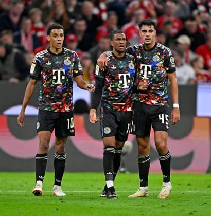 RECORD DATE NOT STATED 18.09.2026, Fussball Bundesliga 2026 2027, 4.Spieltag, FC Bayern München - 1.FC Union Berlin, in der Allianz-Arena München, v.l. Jamal Musiala (Bayern München), Michael Olise (FC Bayern München) und Aleksandar Pavlovic (Bayern München)