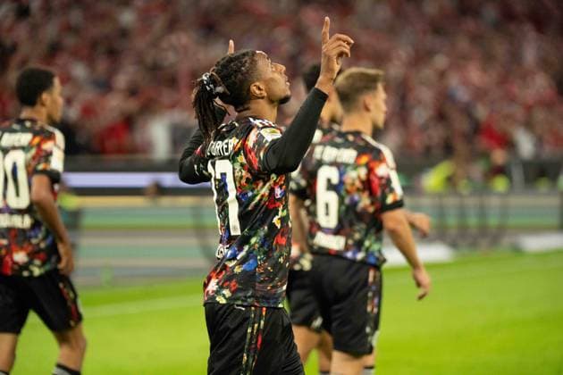 18.09.2026: Fußball: FC Bayern München - Union Berlin, 4. Spieltag der 1. Bundesliga in der Allianz Arena in München Torjubel Michael Olise (FC Bayern Munchen, 17) zum 3:0 Pausenstand. WICHTIGER HINWEIS: Gemäß den Vorgaben der DFL und des DFB ist es untersagt, in dem Stadion und oder vom Spiel angefertigte Fotoaufnahmen in Form von Sequenzbildern und oder videoähnlichen Fotostrecken zu verwerten bzw. verwerten zu lassen. Copyright: xJamesxZabelx