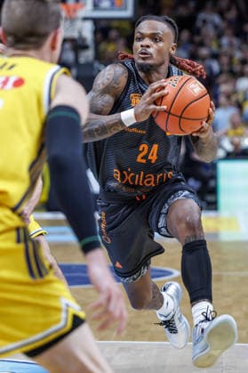 Basketball, Männer: Bundesliga, Alba Berlin - Niners Chemnitz, Uber Arena am 18.9.26 in Berlin. Cobe Williams (NINERS Chemnitz) in Aktion. Alba Berlin - Niners Chemnitz