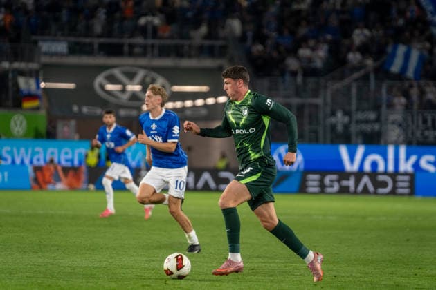 Deutschland: Fussball 2. Bundesliga, 6. Spieltag 2026 2027, VfL Wolfsburg - SV Darmstadt 98 am 18.09.2026 in Wolfsburg (Volkswagen Arena): Alessio Besio (VfL Wolfsburg, 23) am Ball Copyright: xSvenxHeidmannx