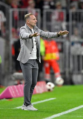 Trainer Coach Mauro Lustrinelli 1. FC Union Berlin FCU am Spielfeldrand Gestik Geste FC Bayern Muenchen FCB vs 1. FC Union Berlin FCU 18.09.2026 DFL REGULATIONS PROHIBIT ANY USE OF PHOTOGRAPHS AS IMAGE SEQUENCES AND OR QUASI-VIDEO FC Bayern Muenchen FCB vs 1. FC Union Berlin FCU