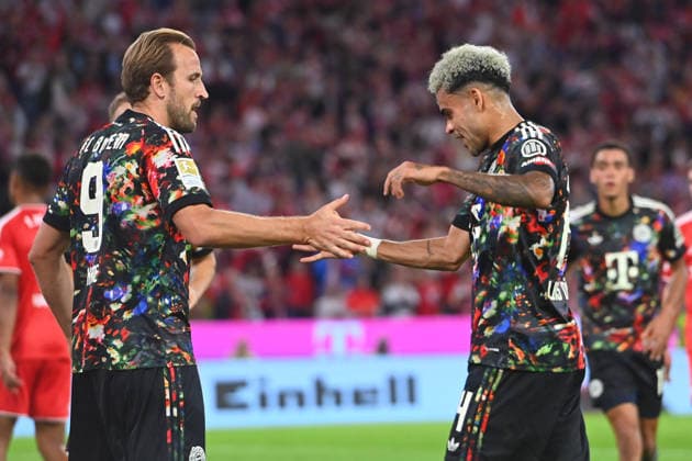 Torjubel Harry KANE (Bayern Muenchen) nach Tor zum 2-0 mit re:Luis DIAZ (Bayern Muenchen)- Jubel,Freude,Begeisterung, Aktion, Fussball 1. Bundesliga Saison 2026 2027, 4.Spieltag, Spieltag04, FC Bayern Muenchen - 1.FC Union Berlin am 18.09.2026 , A L L I A N Z A R E N A.