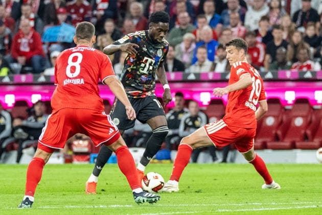 Rani Khedira 8 (1. FC Union Berlin), Alphonso Davies 19 (FC Bayern Muenchen), Janik Haberer 19 (1. FC Union Berlin), FC Bayern Muenchen - 1. FC Union Berlin, Fussball Bundesliga, 4. Spieltag, 18.09.2026 DFB regulations prohibit any use of photographs as image sequences and or quasi-video Muenchen Bayern Deutschland