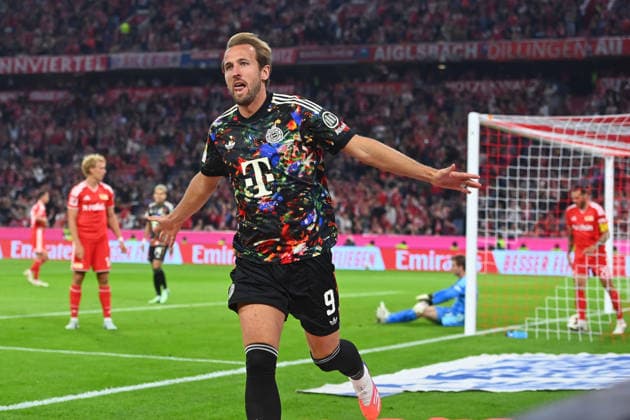 Torjubel Harry KANE (Bayern Muenchen) nach Tor , Jubel,Freude,Begeisterung, Aktion,Einzelbild,angeschnittenes Einzelmotiv,Halbfigur,halbe Figur. Fussball 1. Bundesliga Saison 2026 2027, 4.Spieltag, Spieltag04, FC Bayern Muenchen - 1.FC Union Berlin am 18.09.2026 , A L L I A N Z A R E N A.