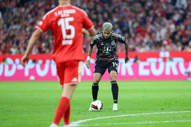 Luis Diaz (FC Bayern Muenchen, 14) mit Ball, GER, FC Bayern Muenchen vs. 1. FC Union Berlin, Fussball, Bundesliga, 4. Spieltag, Saison 2026 2027, 18.09.2026, DFL DFB REGULATIONS PROHIBIT ANY USE OF PHOTOGRAPHS as IMAGE SEQUENCES and or QUASI-VIDEO, GER, FC Bayern Muenchen vs. 1. FC Union Berlin, Fussball, Bundesliga, 4. Spieltag, Saison 2026 2027, 18.09.2026 Muenchen Copyright: xEibner-Pressefoto JennixMaulx EP_JML