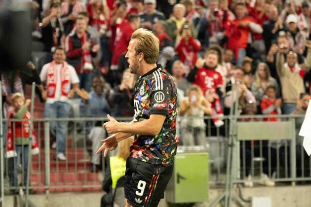 18.09.2026: Fußball: FC Bayern München - Union Berlin, 4. Spieltag der 1. Bundesliga in der Allianz Arena in München Torjubel Harry Kane (FC Bayern Munchen, 9) zum 4:0. WICHTIGER HINWEIS: Gemäß den Vorgaben der DFL und des DFB ist es untersagt, in dem Stadion und oder vom Spiel angefertigte Fotoaufnahmen in Form von Sequenzbildern und oder videoähnlichen Fotostrecken zu verwerten bzw. verwerten zu lassen. Copyright: xJamesxZabelx