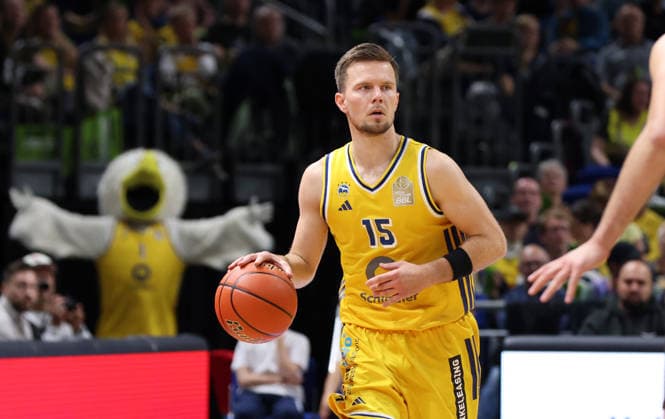 Martin Hermannsson am Ball Aktion Oberkörper Basketball BBL Bundesliga Herren 1. Spieltag Saison 2026 2027 18.09.2026 ALBA Berlin vs. Niners Chemnitz 99ers