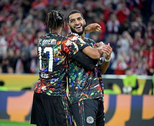 18.09.2026, Fussball Bundesliga 2026 2027, 4.Spieltag, FC Bayern München - 1.FC Union Berlin, in der Allianz-Arena München, v.l. Michael Olise (FC Bayern München) und Ismael Saibari (FC Bayern München) jubeln.