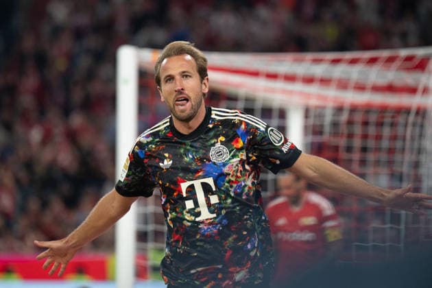 GER, Bayern, Muenchen, Fussball, FC Bayern Muenchen - 1. FC Union Berlin, in der Allianz Arena, Muenchen, Bundesliga, 4. Spieltag, 18.09.26, v.l. Harry Kane (FC Bayern Muenchen, 9), Torjubel, Freude, Emotionen, Jubel, Feiern, Goal Scored, Celebrate, goal celebration, joy, emotions, celebration, cheering, goal scored, celebrate, im Portrait, Einzelbild, Freisteller, portrait, headshot, single image, cutout, zum 4:0 DFL DFB regulations prohibit any use of photographs as image sequences and or quasi-video, Copyright: HMB-Media MichaelxNibel