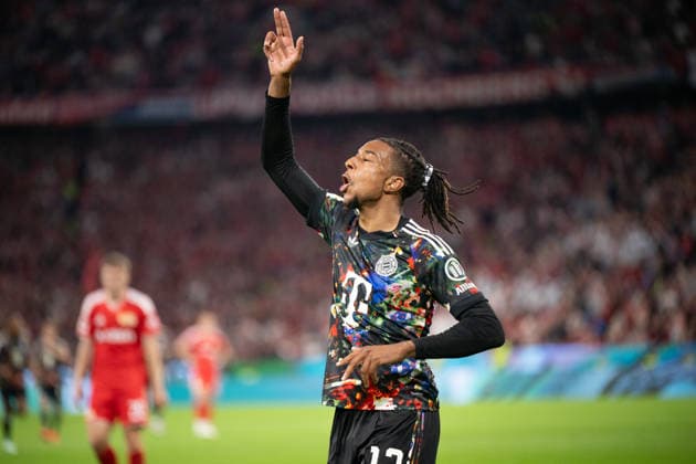 GER, Bayern, Muenchen, Fussball, FC Bayern Muenchen - 1. FC Union Berlin, in der Allianz Arena, Muenchen, Bundesliga, 4. Spieltag, 18.09.26, v.l. Michael Akpovie Olise (FC Bayern Muenchen, 17), Torjubel, Freude, Emotionen, Jubel, Feiern, Goal Scored, Celebrate, goal celebration, joy, emotions, celebration, cheering, goal scored, celebrate, im Portrait, Einzelbild, Freisteller, portrait, headshot, single image, cutout DFL DFB regulations prohibit any use of photographs as image sequences and or quasi-video, Copyright: HMB-Media MichaelxNibel