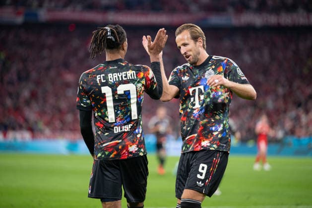 GER, Bayern, Muenchen, Fussball, FC Bayern Muenchen - 1. FC Union Berlin, in der Allianz Arena, Muenchen, Bundesliga, 4. Spieltag, 18.09.26, v.l. Michael Akpovie Olise (FC Bayern Muenchen, 17), Harry Kane (FC Bayern Muenchen, 9), Torjubel, Freude, Emotionen, Jubel, Feiern, Goal Scored, Celebrate, goal celebration, joy, emotions, celebration, cheering, goal scored, celebrate DFL DFB regulations prohibit any use of photographs as image sequences and or quasi-video, Copyright: HMB-Media MichaelxNibel