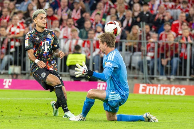 Luis Diaz 14 (FC Bayern Muenchen) , Frederik Roennow 1 (1. FC Union Berlin), FC Bayern Muenchen - 1. FC Union Berlin, Fussball Bundesliga, 4. Spieltag, 18.09.2026 DFB regulations prohibit any use of photographs as image sequences and or quasi-video Muenchen Bayern Deutschland