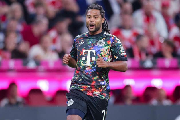 Serge Gnabry (FC Bayern Muenchen) schaut waehrend des spiels der 1. Bundesliga zwischen FC Bayern Muenchen und 1. FC Union Berlin, Allianz Arena am 18. September 2026 in Muenchen, Deutschland. (Foto von Marco Steinbrenner DeFodi Images) +++ Serge Gnabry (FC Bayern Muenchen) looks on during the Bundesliga match between FC Bayern Muenchen and 1. FC Union Berlin at Allianz Arena on September 18, 2026 in Munich, Germany. (Photo by Marco Steinbrenner DeFodi Images) DFB DFL REGULATIONS PROHIBIT ANY USE OF PHOTOGRAPHS AS IMAGE SEQUENCES AND OR QUASI-VIDEO. (Photo by Marco Steinbrenner DeFodi Images) -