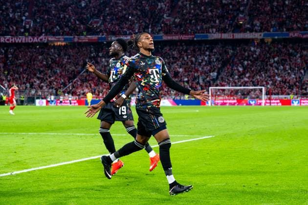 Fußball, Herren, Saison 2026 2027, 1. Bundesliga (4. Spieltag), FC Bayern München - 1. FC Union Berlin, v. l. Michael Olise (Bayern München), Alphonso Davies (Bayern München), Jubel nach Tor zum 7:0, 18.09.2026, Copyright: xMatthiasxKochx