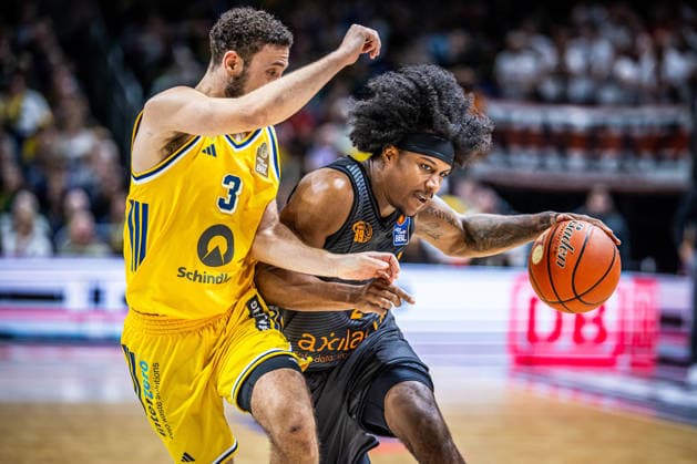 Basketball Berlin 18.09.2026 Saison 2026 2027 EasyCredit BBL 1. Bundesliga Männer, Herren Alba Berlin - NINERS Chemnitz Stefan Smith (Chemnitz, No.02) Jordan Ford (Alba Berlin, No.03)