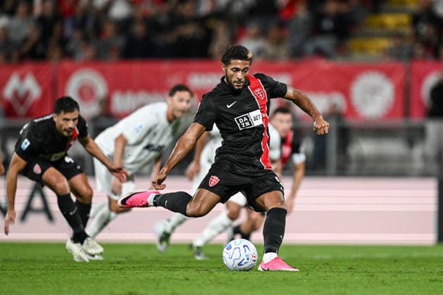 Gustavo Varela of AC Monza scores a penalty during the Serie A soccer match between AC Monza and Sassuolo FC the Brianteo Stadium in Monza, north Italy - September 18, 2026. - Soccer.  Copyright: xTizianoxBallabio LaPressex
