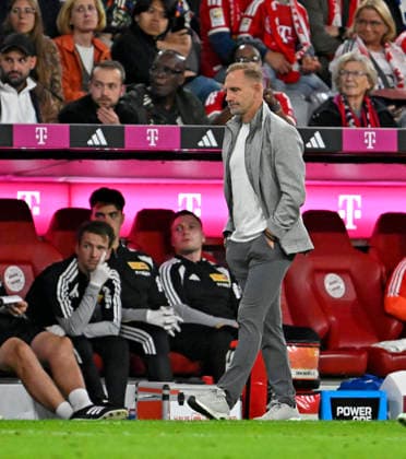 18.09.2026, Fussball Bundesliga 2026 2027, 4.Spieltag, FC Bayern München - 1.FC Union Berlin, in der Allianz-Arena München, Trainer Mauro Lustrinelli (Union Berlin) nachdenklich.
