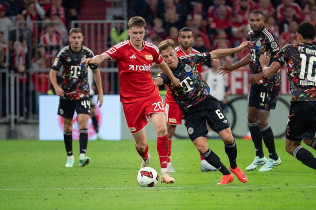 GER, Bayern, Muenchen, Fussball, FC Bayern Muenchen - 1. FC Union Berlin, in der Allianz Arena, Muenchen, Bundesliga, 4. Spieltag, 18.09.26, v.l. Michel Aebischer (1. FC Union Berlin, 20), Joshua Kimmich (FC Bayern Muenchen, 6), im Zweikampf um den Ball DFL DFB regulations prohibit any use of photographs as image sequences and or quasi-video, Copyright: HMB-Media MichaelxNibel