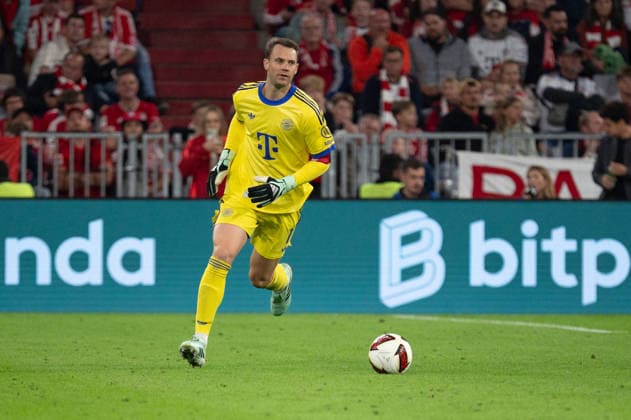 GER, Bayern, Muenchen, Fussball, FC Bayern Muenchen - 1. FC Union Berlin, in der Allianz Arena, Muenchen, Bundesliga, 4. Spieltag, 18.09.26, v.l. Manuel Neuer (FC Bayern Muenchen, 1), im Portrait, Einzelbild, Freisteller, portrait, headshot, single image, cutout DFL DFB regulations prohibit any use of photographs as image sequences and or quasi-video, Copyright: HMB-Media MichaelxNibel
