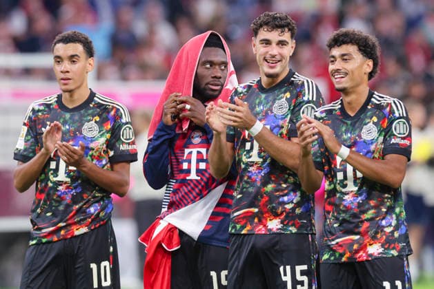 Jamal Musiala (FC Bayern Muenchen), Alphonso Davies (FC Bayern Muenchen), Aleksandar Pavlovic (FC Bayern Muenchen) und Nathaniel Brown (FC Bayern Muenchen) jubeln waehrend des spiels der 1. Bundesliga zwischen FC Bayern Muenchen und 1. FC Union Berlin, Allianz Arena am 18. September 2026 in Muenchen, Deutschland. (Foto von Marco Steinbrenner DeFodi Images) +++ Jamal Musiala (FC Bayern Muenchen), Alphonso Davies (FC Bayern Muenchen), Aleksandar Pavlovic (FC Bayern Muenchen) und Nathaniel Brown (FC Bayern Muenchen) cheer during the Bundesliga match between FC Bayern Muenchen and 1. FC Union Berlin at Allianz Arena on September 18, 2026 in Munich, Germany. (Photo by Marco Steinbrenner DeFodi Images) DFB DFL REGULATIONS PROHIBIT ANY USE OF PHOTOGRAPHS AS IMAGE SEQUENCES AND OR QUASI-VIDEO. (Photo by Marco Steinbrenner DeFodi Images) -