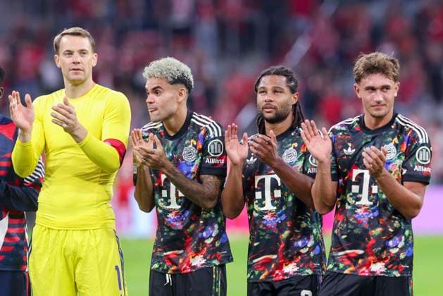 Torhueter Manuel Neuer (FC Bayern Muenchen), Luis Diaz (FC Bayern Muenchen), Serge Gnabry (FC Bayern Muenchen) und Tom Bischof (FC Bayern Muenchen) jubeln waehrend des spiels der 1. Bundesliga zwischen FC Bayern Muenchen und 1. FC Union Berlin, Allianz Arena am 18. September 2026 in Muenchen, Deutschland. (Foto von Marco Steinbrenner DeFodi Images) +++ Torhueter Manuel Neuer (FC Bayern Muenchen), Luis Diaz (FC Bayern Muenchen), Serge Gnabry (FC Bayern Muenchen) und Tom Bischof (FC Bayern Muenchen) cheer during the Bundesliga match between FC Bayern Muenchen and 1. FC Union Berlin at Allianz Arena on September 18, 2026 in Munich, Germany. (Photo by Marco Steinbrenner DeFodi Images) DFB DFL REGULATIONS PROHIBIT ANY USE OF PHOTOGRAPHS AS IMAGE SEQUENCES AND OR QUASI-VIDEO. (Photo by Marco Steinbrenner DeFodi Images) -