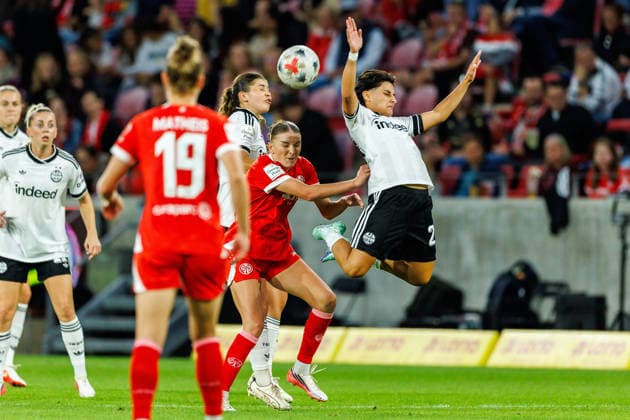 GPFBL, 1. FSV Mainz 05 - Eintracht Frankfurt, 18.09.2026, Mainz Kopfballduell zwischen Gentiana Fetaj (1. FSV Mainz 05, 7) und Dilara Acikgoez (Eintracht Frankfurt, 29) im Spiel der Google Pixel Frauen Bundesliga am 5. Spieltag der Saison 2026 27 zwischen dem 1. FSV Mainz 05 und Eintracht Frankfurt in der MEWA Arena, Mainz, 18.09.2026. Copyright: xBEAUTIFULxSPORTS Hahnex