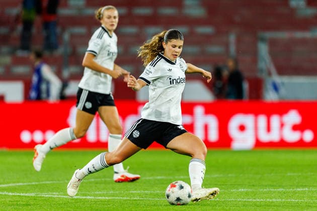 GPFBL, 1. FSV Mainz 05 - Eintracht Frankfurt, 18.09.2026, Mainz Noemi Ivelj (Eintracht Frankfurt, 4) mit Ball im Spiel der Google Pixel Frauen Bundesliga am 5. Spieltag der Saison 2026 27 zwischen dem 1. FSV Mainz 05 und Eintracht Frankfurt in der MEWA Arena, Mainz, 18.09.2026. Copyright: xBEAUTIFULxSPORTS Hahnex