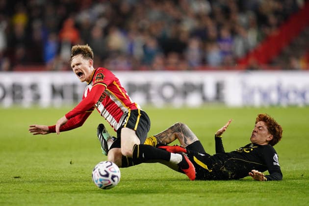 Premier League: Brentford v Chelsea Valentin Barco of Chelsea wins tackle off Keane Lewis-Potter of Brentford during the Premier League match Brentford vs Chelsea at GTECH Community Stadium, London, United Kingdom on 18 September 2026 (Photo by Harvey Murphy News Images) Copyright: xHarveyxMurphy NewsxImagesx
