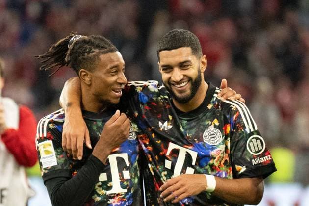 18.09.2026: Fußball: FC Bayern München - Union Berlin, 4. Spieltag der 1. Bundesliga in der Allianz Arena in München Ismael Saibari (FC Bayern Munchen, 34) und Michael Olise (FC Bayern Munchen, 17) nach dem Abpfiff im Gespräch WICHTIGER HINWEIS: Gemäß den Vorgaben der DFL und des DFB ist es untersagt, in dem Stadion und oder vom Spiel angefertigte Fotoaufnahmen in Form von Sequenzbildern und oder videoähnlichen Fotostrecken zu verwerten bzw. verwerten zu lassen. Copyright: xJamesxZabelx