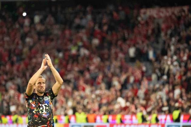 18.09.2026: Fußball: FC Bayern München - Union Berlin, 4. Spieltag der 1. Bundesliga in der Allianz Arena in München Harry Kane (FC Bayern Munchen, 9) nach dem Abpfiff WICHTIGER HINWEIS: Gemäß den Vorgaben der DFL und des DFB ist es untersagt, in dem Stadion und oder vom Spiel angefertigte Fotoaufnahmen in Form von Sequenzbildern und oder videoähnlichen Fotostrecken zu verwerten bzw. verwerten zu lassen. Copyright: xJamesxZabelx