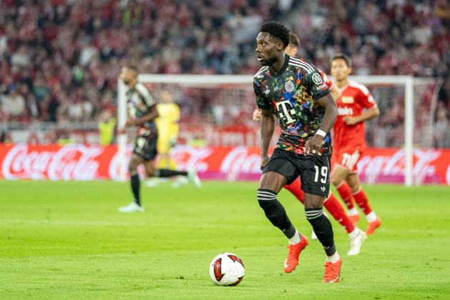Alphonso Davies 19 (FC Bayern Muenchen), FC Bayern Muenchen - 1. FC Union Berlin, Fussball Bundesliga, 4. Spieltag, 18.09.2026 DFB regulations prohibit any use of photographs as image sequences and or quasi-video Muenchen Bayern Deutschland