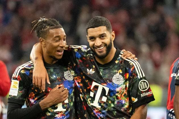 18.09.2026: Fußball: FC Bayern München - Union Berlin, 4. Spieltag der 1. Bundesliga in der Allianz Arena in München Ismael Saibari (FC Bayern Munchen, 34) und Michael Olise (FC Bayern Munchen, 17) nach dem Abpfiff im Gespräch WICHTIGER HINWEIS: Gemäß den Vorgaben der DFL und des DFB ist es untersagt, in dem Stadion und oder vom Spiel angefertigte Fotoaufnahmen in Form von Sequenzbildern und oder videoähnlichen Fotostrecken zu verwerten bzw. verwerten zu lassen. Copyright: xJamesxZabelx