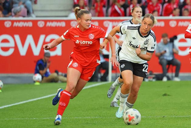 Mainz, Deutschland 18. September 2026: 1. BL Frauen - 2026 2027 - Sp. 5 - 1. FSV Mainz 05 gegen Eintracht Frankfurt Im Bild: v. li. im Zweikampf Sabina Jackson (FSV) gegen Danique Tolhoek (Frankfurt). DFL DFB regulations prohibit any use of photographs as image sequences and or quasi-video Bruchwegstadion Rheinland - Pfalz Copyright: xFotostandx xRacochax