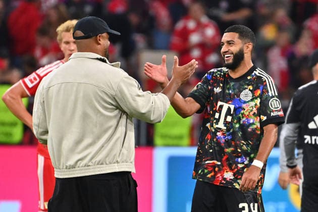Schlussjubel Trainer Vincent KOMPANY (Bayern Muenchen) mit Ismael SAIBARI (Bayern Muenchen). Jubel,Freude,Begeisterung, Fussball 1. Bundesliga Saison 2026 2027, 4.Spieltag, Spieltag04, FC Bayern Muenchen - 1.FC Union Berlin 7-0 am 18.09.2026 , A L L I A N Z A R E N A.