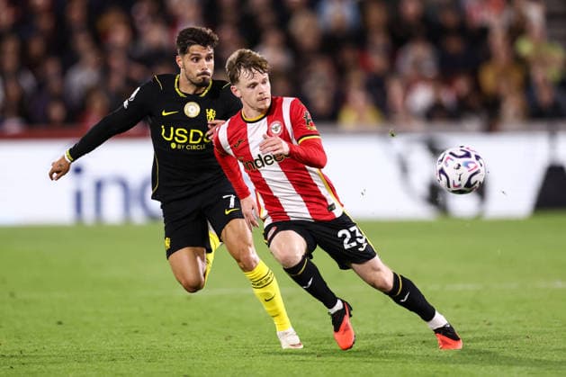 Brentford v Chelsea 18 September 2026, London - Premier League Football - Brentford v Chelsea - Keane Lewis-Potter of Brentford and Pedro Neto of Chelsea - Photo: Jacques Feeney Offside. London UK Copyright: xJacquesxFeeneyx xOffsidexOffside