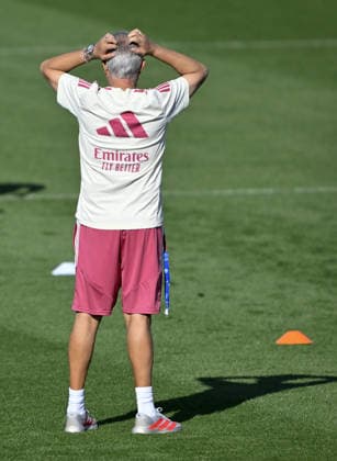 Real Madrid holds training session ahead of the LaLiga MADRID, SPAIN - SEPTEMBER 19: Head coach of Real Madrid, Jose Mourinho leads a training session ahead of the LaLiga Week 7 match against Atletico Madrid at the club s Ciudad Real Madrid training facilities in Valdebebas, Madrid, Spain, on September 19, 2026. Burak Akbulut Anadolu Madrid Spain. Editorial use only. Please get in touch for any other usage.  Copyright: x2026xAnadoluxBurakxAkbulutx